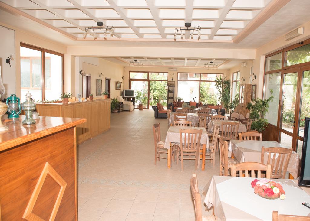 Morfoula Aparthotel Ватера Екстериор снимка
